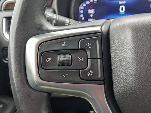 Used 2023 Chevrolet Suburban Premier image 17