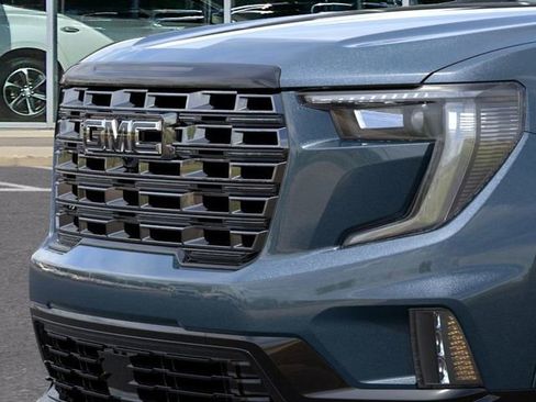 New 2026 GMC Acadia Denali Ultimate w/ LPO, Floor Liner Package AWD/4WD image 13