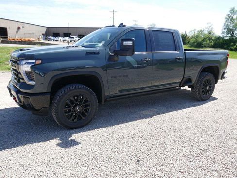New 2026 Chevrolet Silverado 2500 LTZ w/ LTZ Plus Package AWD/4WD image 9