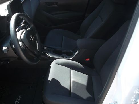 Used 2026 Toyota Corolla LE FWD image 6