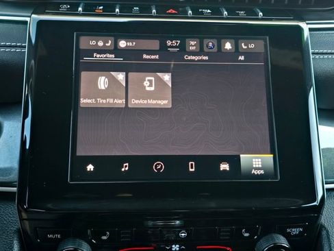 Used 2023 Jeep Grand Cherokee Altitude RWD image 11