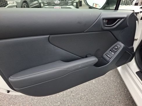 Used 2025 Toyota GR86 w/ ALL Weather Mat Package (TMS) RWD image 12