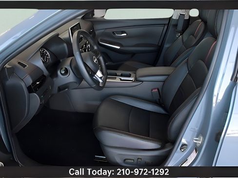 Used 2025 Nissan Sentra SR w/ SR Premium Package image 14