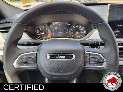 Used 2024 Jeep Compass Latitude AWD/4WD image 31