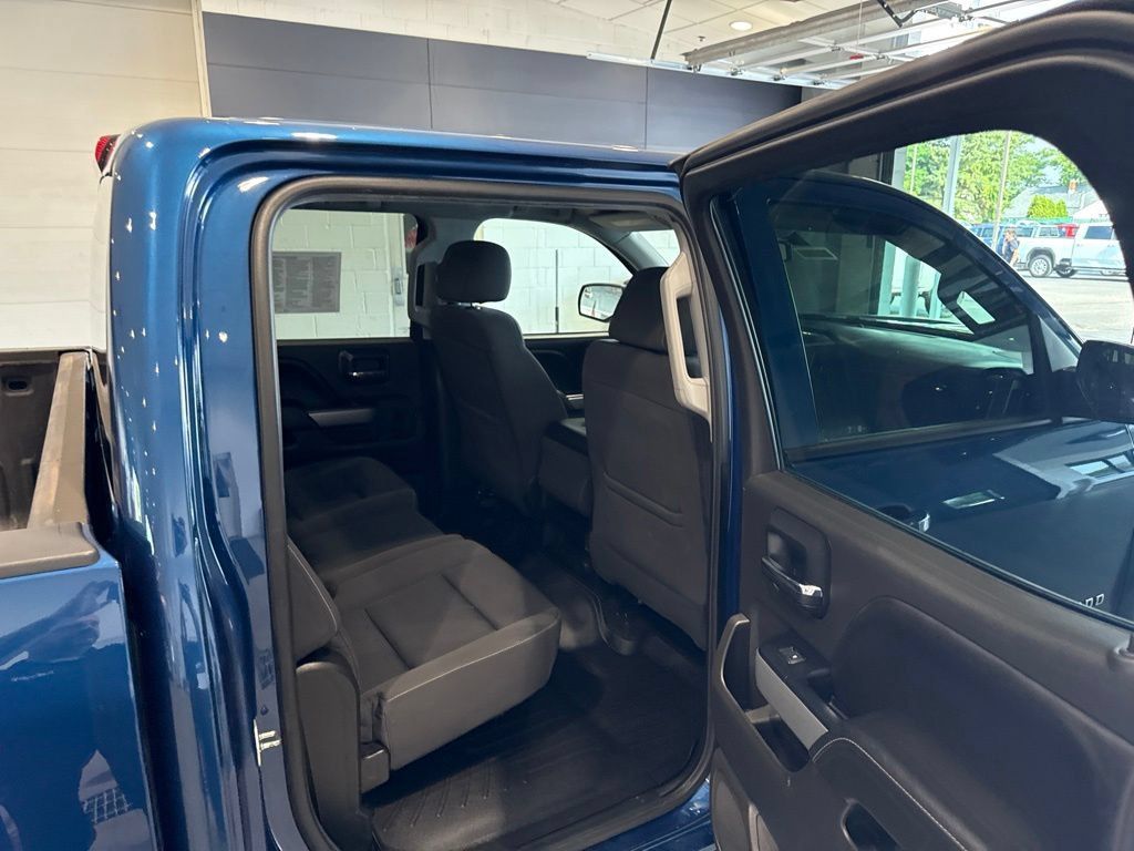 Used 2018 Chevrolet Silverado 1500 LT w/ All Star Edition AWD/4WD image 14