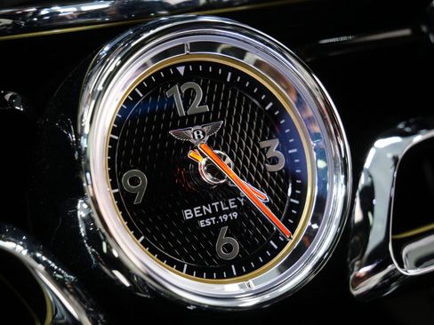 Used 2024 Bentley Flying Spur W12 image 16