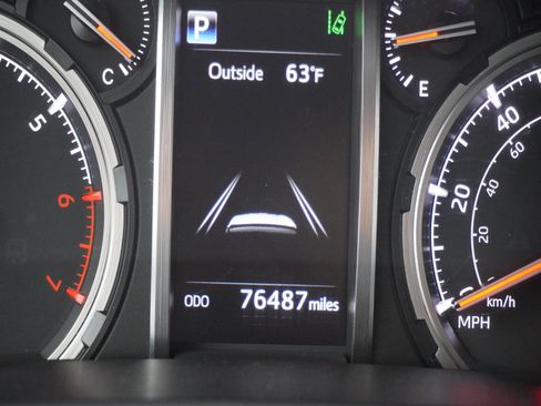 Used 2021 Toyota 4Runner Limited image 25