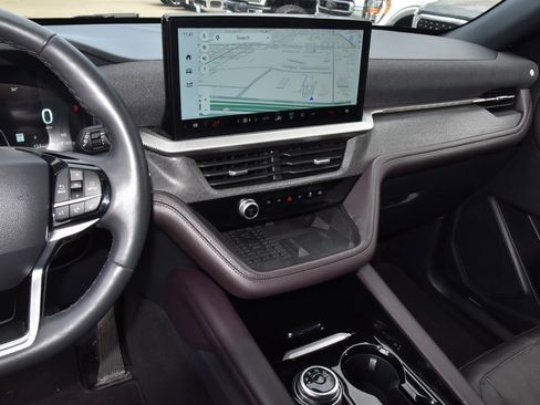 Certified 2025 Ford Explorer Platinum w/ LUX Leather Package image 27