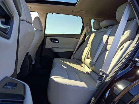 Certified 2025 Nissan Rogue SL w/ Tech Package AWD/4WD image 10