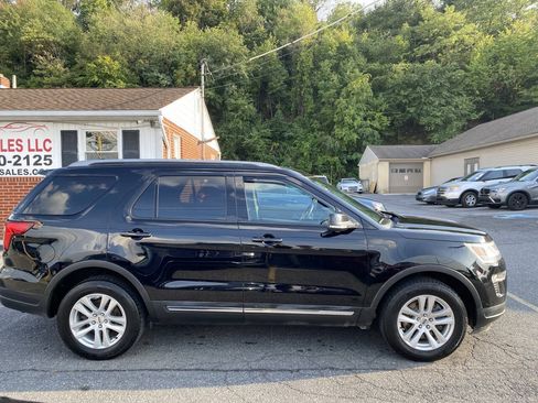Used 2018 Ford Explorer XLT w/ Equipment Group 201A AWD/4WD image 3