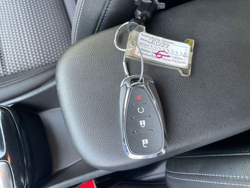 Used 2025 Chevrolet Trax LT image 23