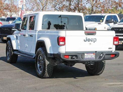 Used 2020 Jeep Gladiator Overland image 2