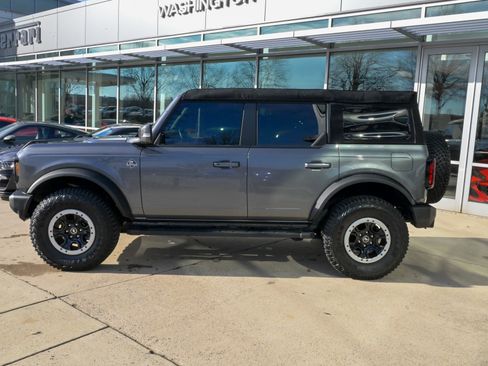 Used 2024 Ford Bronco Outer Banks w/ Sasquatch Package image 8