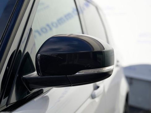 Used 2020 Land Rover Range Rover Sport HSE Dynamic image 10