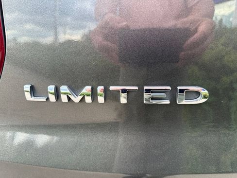 Used 2018 Ford Explorer Limited AWD/4WD image 17