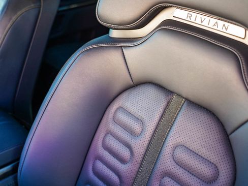 Used 2022 Rivian R1S Launch Edition image 35