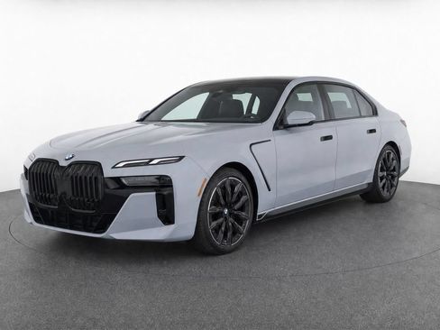 Used 2023 BMW 760i xDrive AWD/4WD image 1