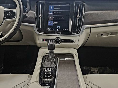 Used 2020 Volvo V90 T6 Cross Country image 14