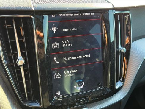 Used 2018 Volvo XC60 T5 R-Design w/ Convenience Package image 21