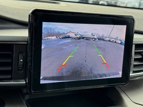 Used 2022 Ford Explorer XLT w/ Equipment Group 202A image 28