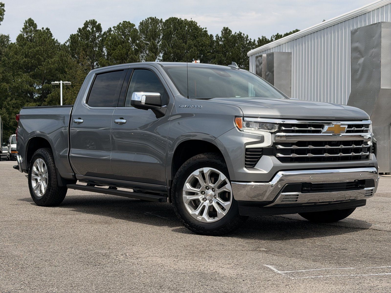 Used 2024 Chevrolet Silverado 1500 LTZ w/ LTZ Premium Package RWD image 2