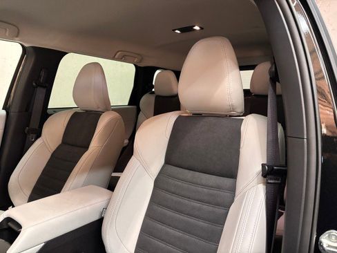 New 2025 Mitsubishi Outlander SE image 6