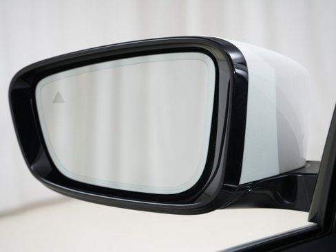 Used 2024 BMW 430i Convertible image 32