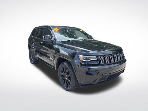 Used 2022 Jeep Grand Cherokee Laredo X AWD/4WD image 3
