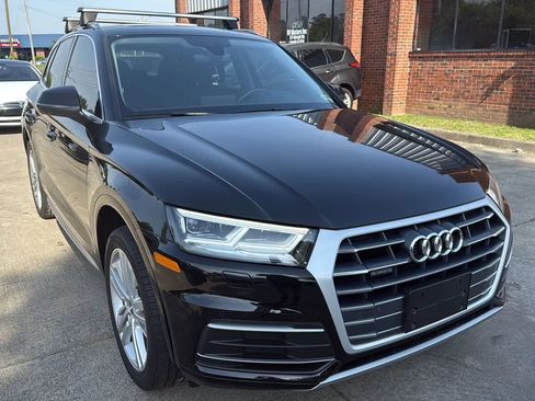 Used 2020 Audi Q5 2.0T Premium Plus w/ Premium Plus Package AWD/4WD image 3