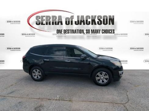 Used 2017 Chevrolet Traverse LT FWD image 9
