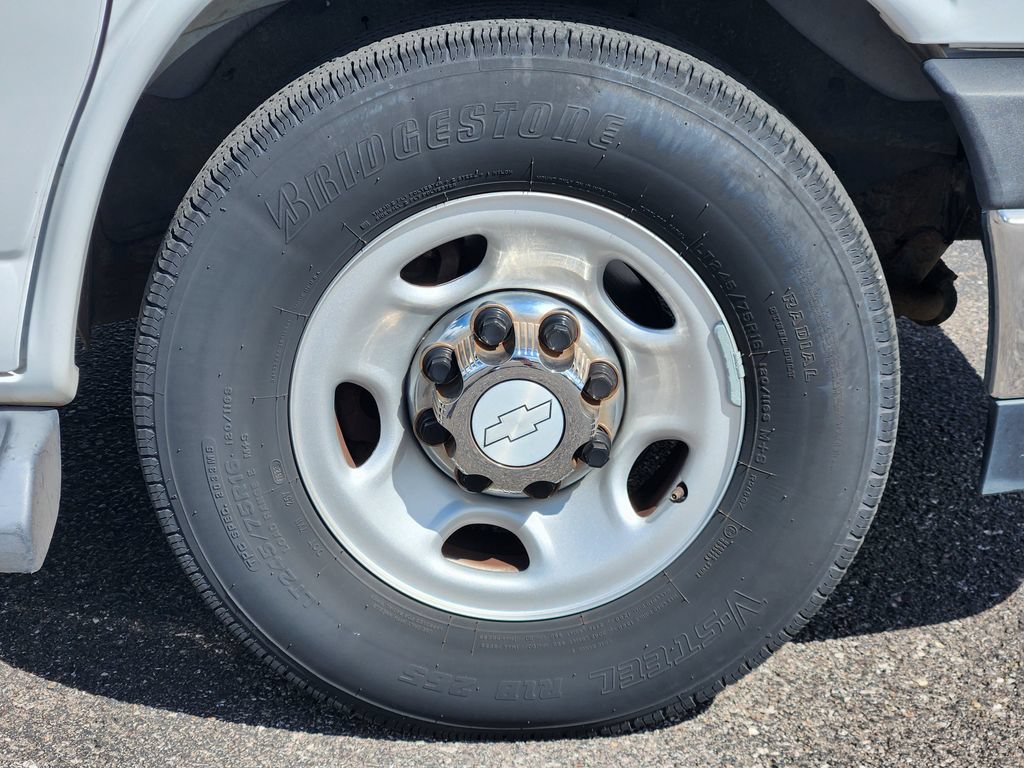 Used 2019 Chevrolet Express 3500 LT w/ LT Preferred Equipment Group RWD image 30