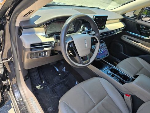 Used 2022 Lincoln Corsair FWD w/ Premium Package image 24