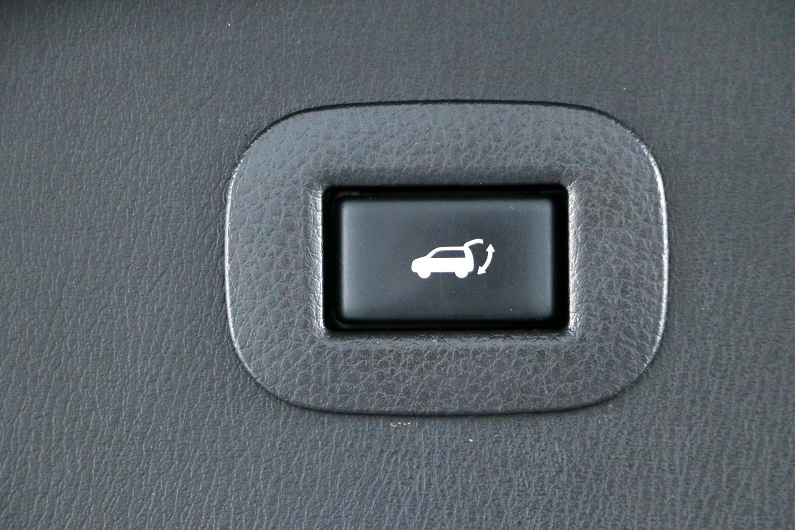 Used 2019 Nissan Armada SV w/ Driver Package RWD image 32