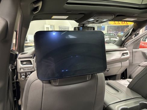 Used 2022 Chevrolet Suburban RST w/ Sport Performance Package image 13