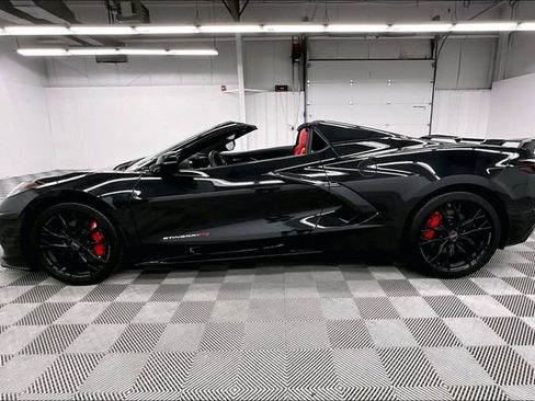 Used 2024 Chevrolet Corvette Stingray Premium Conv w/ Z51 Performance Package RWD image 14