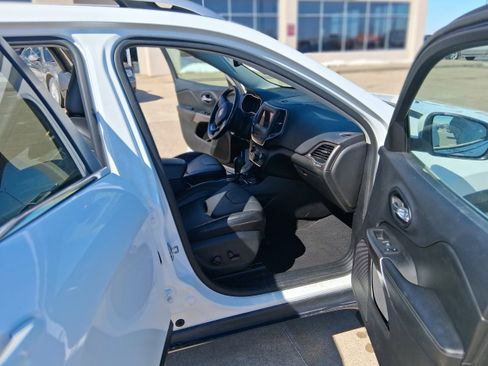 Used 2021 Jeep Cherokee Latitude Lux AWD/4WD image 18