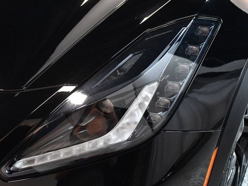 Used 2019 Chevrolet Corvette Z06 RWD image 11