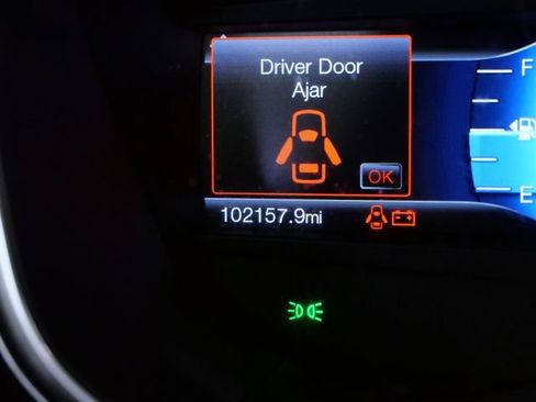 Certified 2017 Ford Fusion SE w/ Fusion SE Technology Package FWD image 24