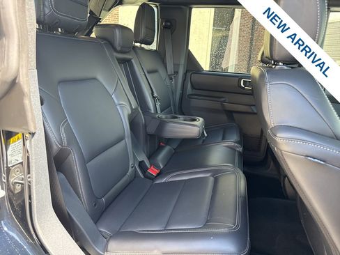 Used 2025 Ford Bronco Outer Banks AWD/4WD image 11