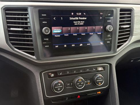 Used 2020 Volkswagen Atlas Cross Sport SE FWD image 19