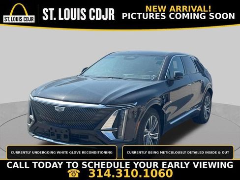 Used 2024 Cadillac Lyriq Luxury w/ LPO, Floor Liner Package AWD/4WD image 1