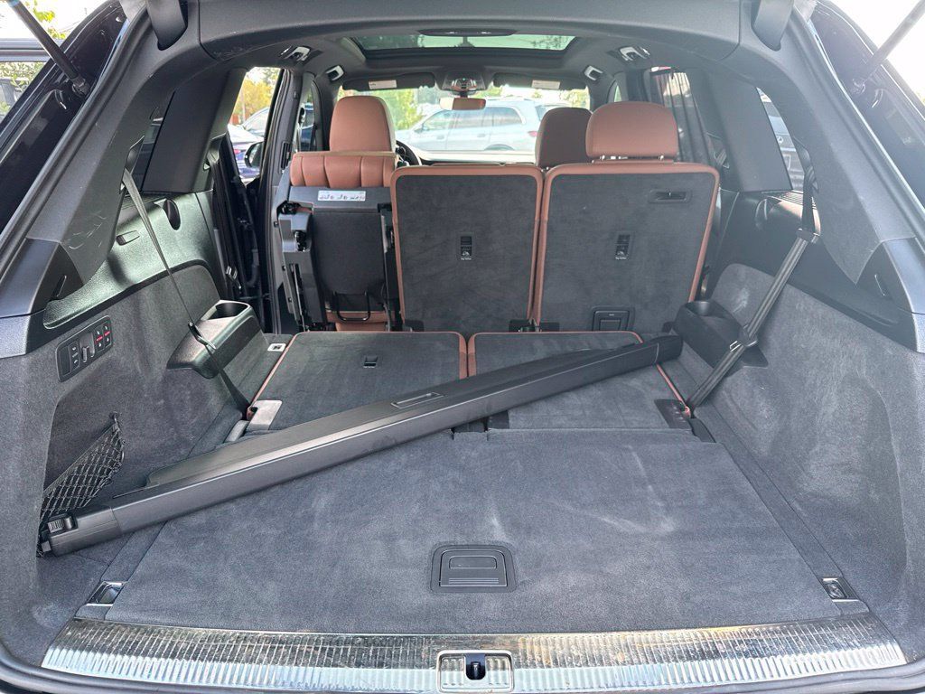 Used 2021 Audi Q7 3.0T Prestige w/ Prestige Package AWD/4WD image 24