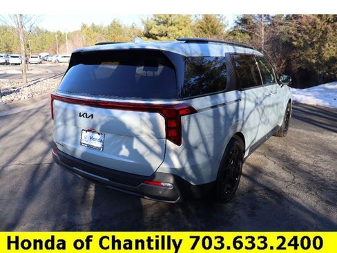 Used 2026 Kia Carnival SX w/ SX Dark Edition Package image 7