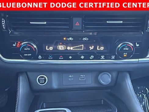 Used 2023 Nissan Rogue SL w/ SL Premium Package image 19