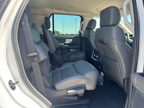New 2026 Ford Expedition Active RWD image 12