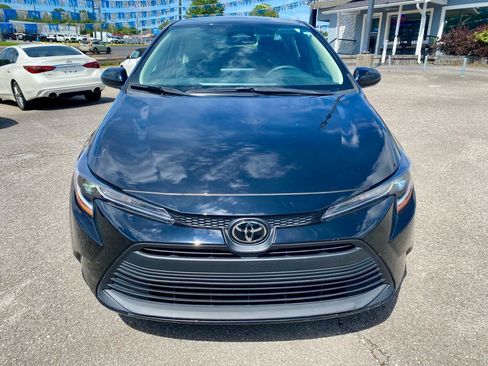 Used 2024 Toyota Corolla LE FWD image 2