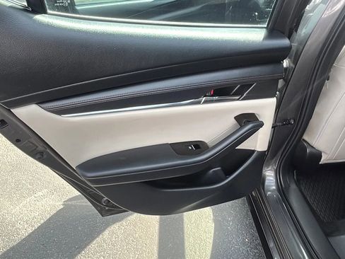 Used 2023 MAZDA MAZDA3 s image 11