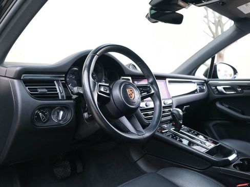 Used 2022 Porsche Macan w/ Premium Package Plus AWD/4WD image 20