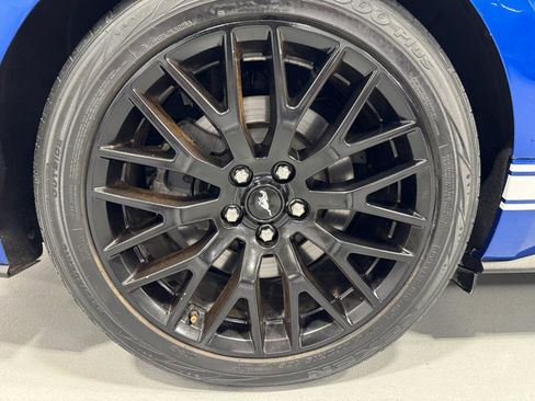 Used 2017 Ford Mustang GT Premium w/ GT Performance Package image 5