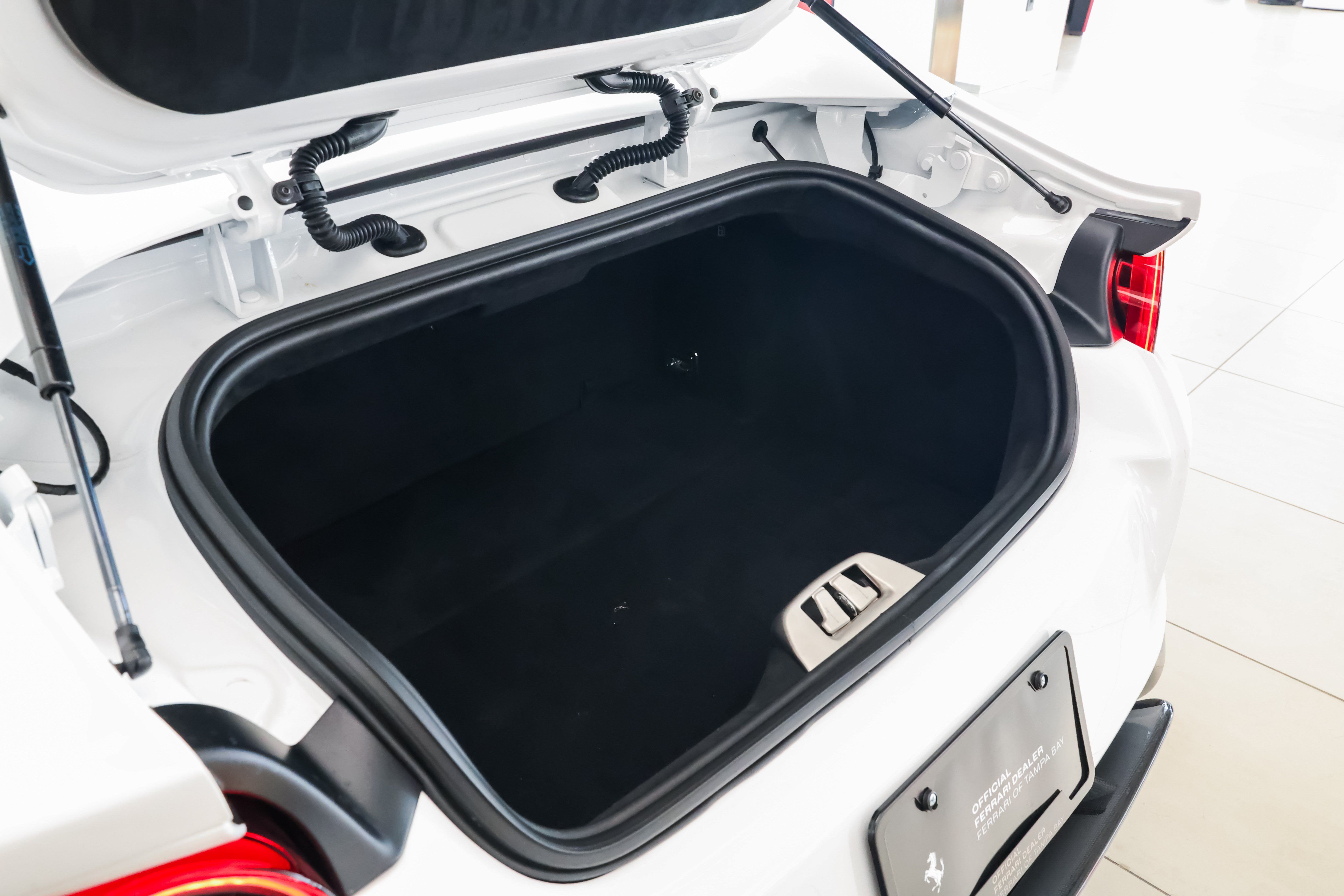 Used 2023 Ferrari 812 GTS RWD image 26